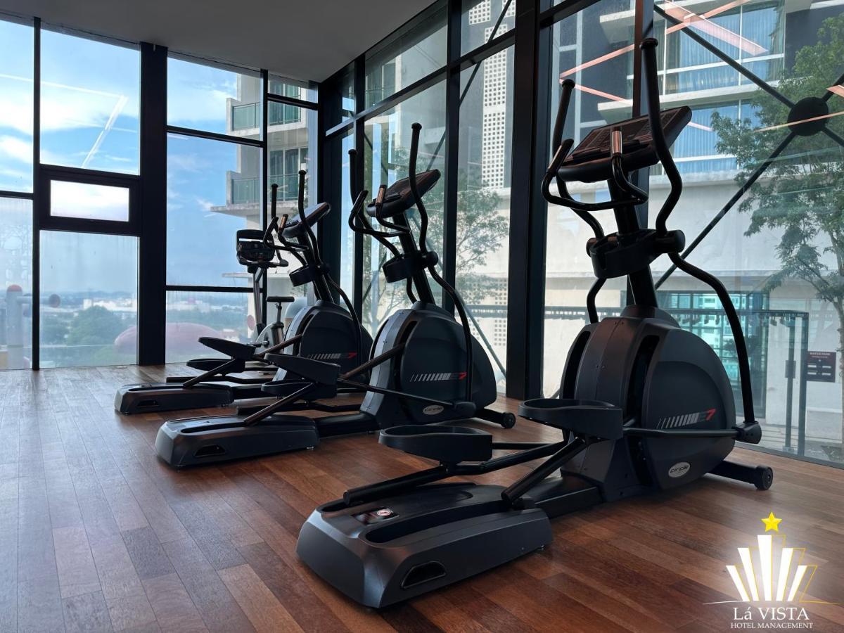 The Shore Hotel & Residences By La Vista Malacca Exteriör bild