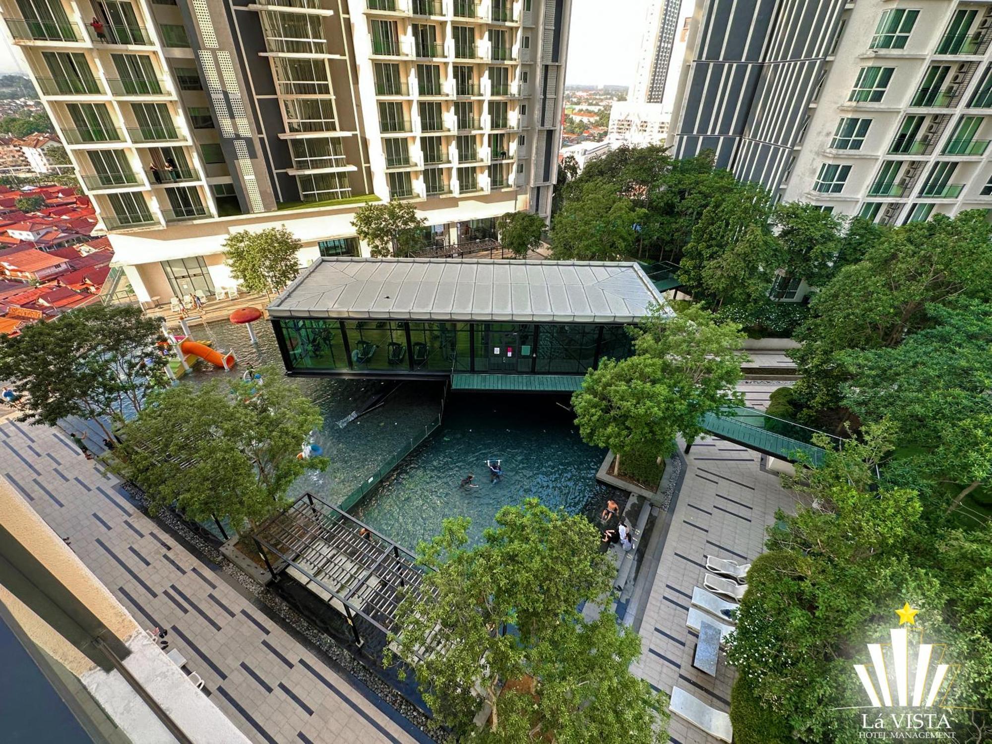 The Shore Hotel & Residences By La Vista Malacca Exteriör bild