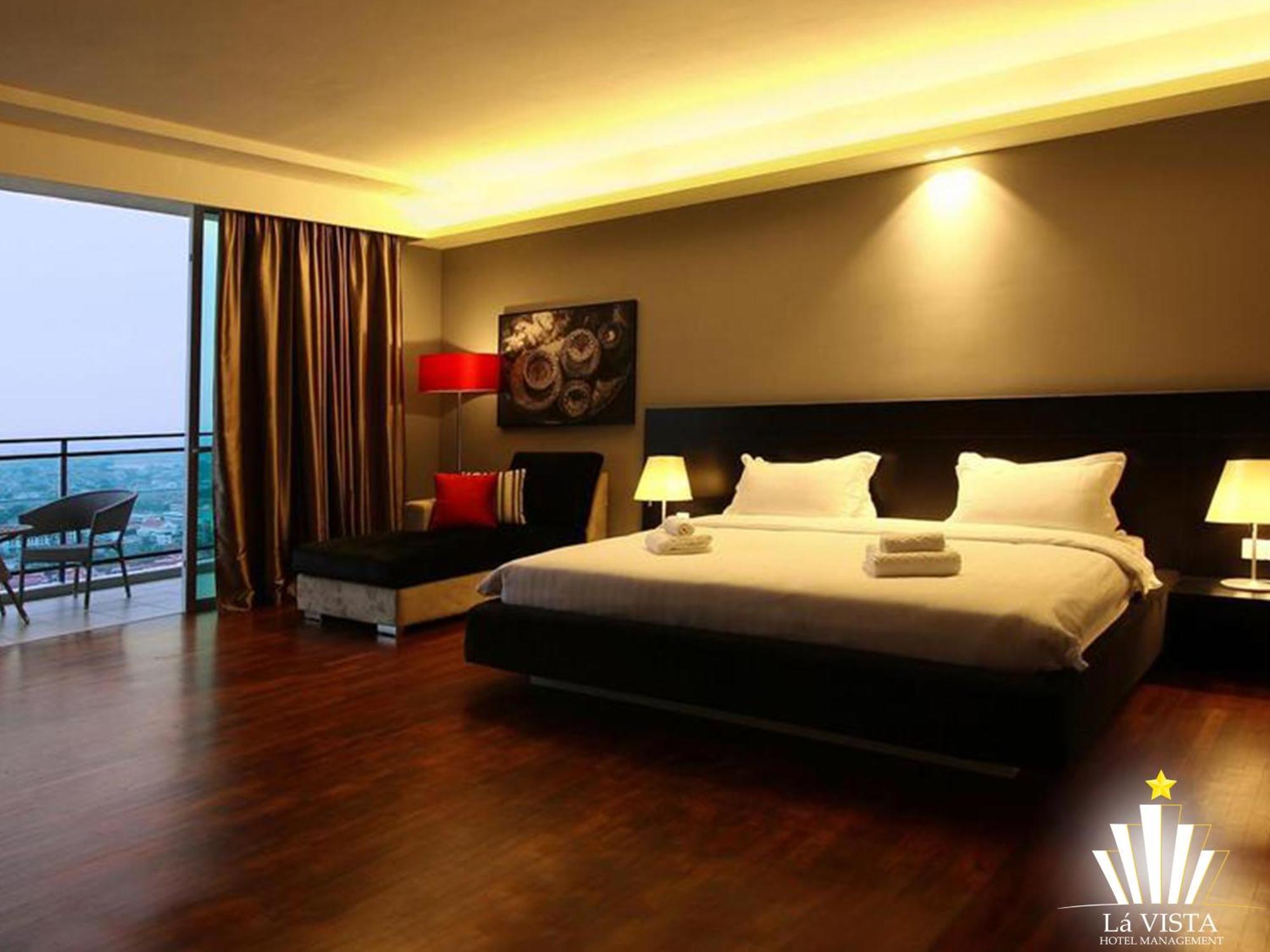 The Shore Hotel & Residences By La Vista Malacca Exteriör bild