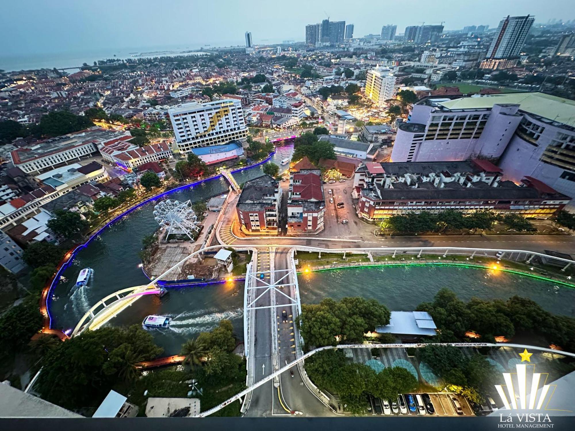 The Shore Hotel & Residences By La Vista Malacca Exteriör bild